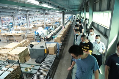 智能制造近距離 8月28日，30余位企業管理人走進九牧探尋轉型新路徑